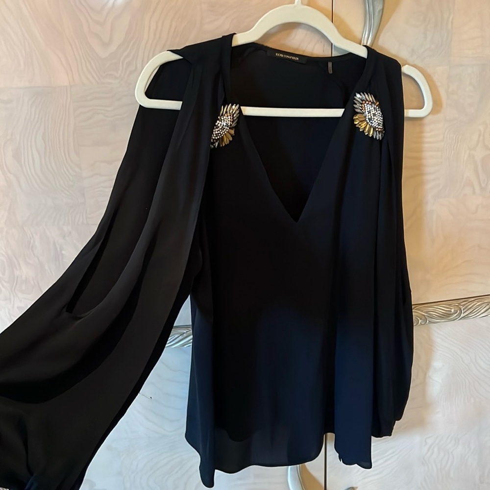 Kobi halperin beautiful dressy top with open sleeves size small